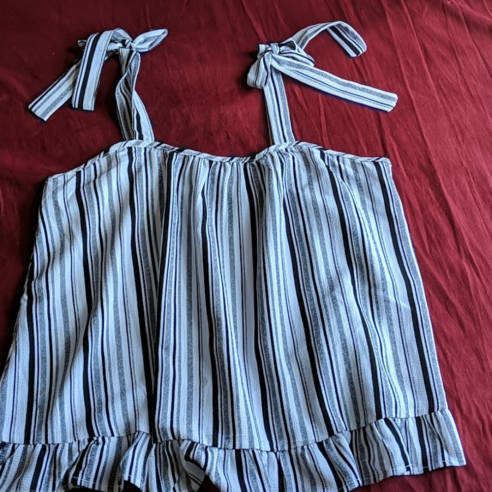 Ultra flirt flowy top with ruffles
